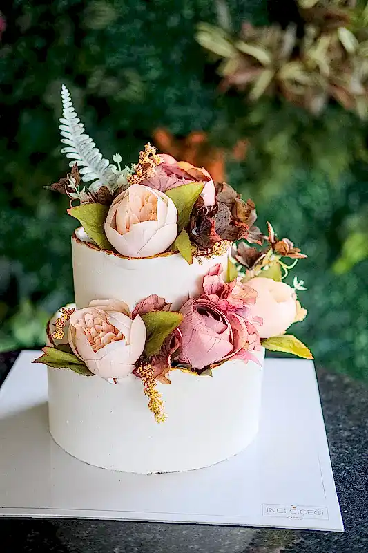 Butik Katlı Pembe ve Tonları Şakayıklar