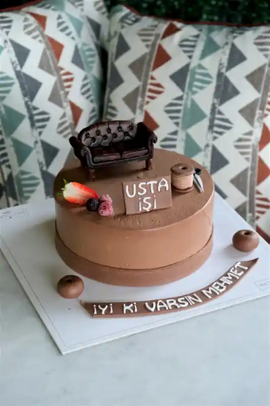 Butik Kahverengi Deri Koltuk Pasta