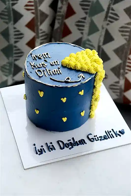 Sarı Lacivert Özel Dilimli Pasta