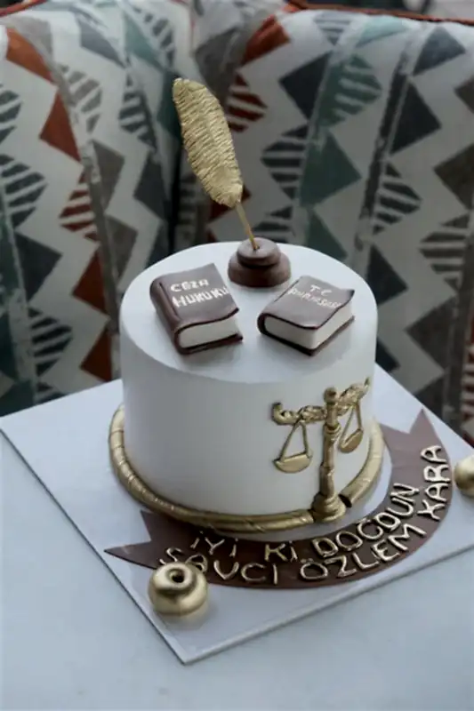 Butik Kitaplı Mezuniyet Pasta