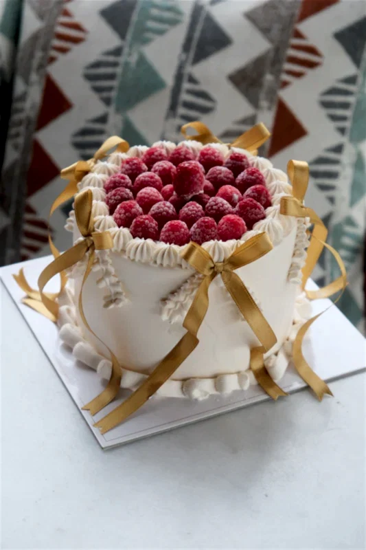 Gerçek Frambuazlı Altın Kurdele (Vintage Cake)