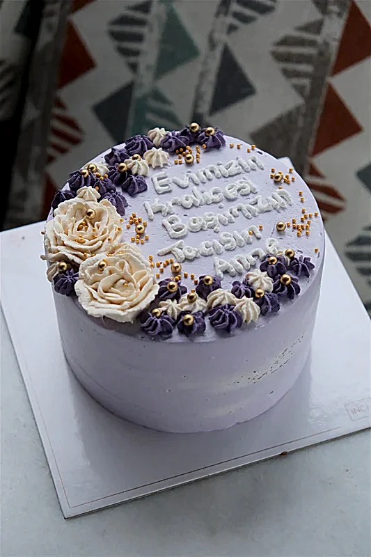 Özel Çiçek Kenarlıklı Pasta (Anneler Günü)