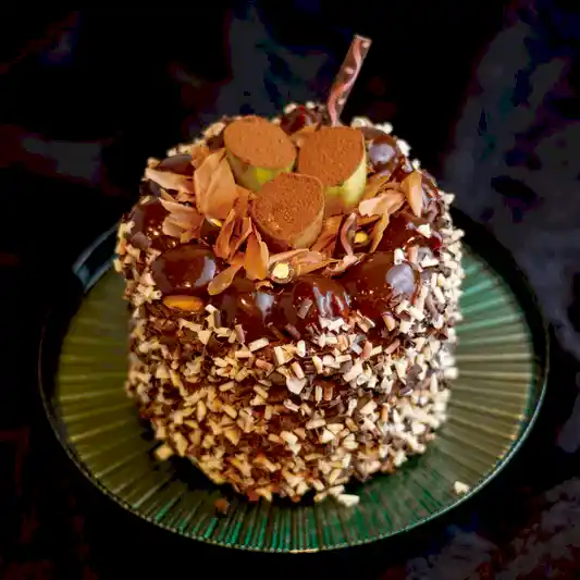 7-8 Kişilik Profiterollü Pasta