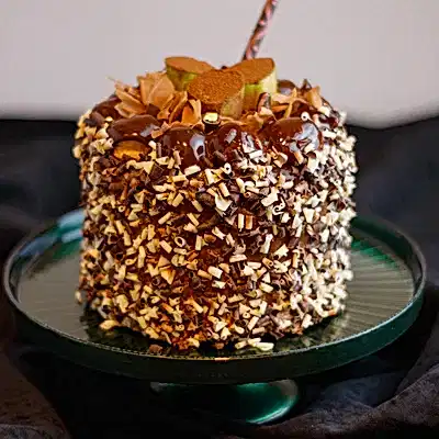 4-6 Kişilik Profiterollü Pasta