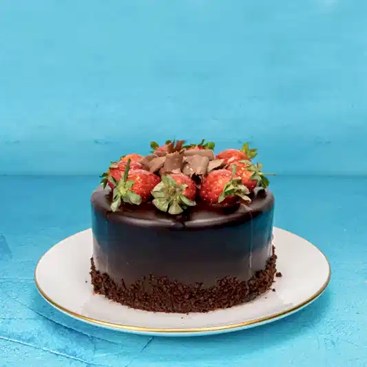 4-6 Kiilik Çilekli Çikolatal Pasta Meyve