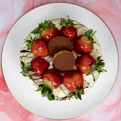 7-8 Kiilik Muz&Çilek Pasta Meyve