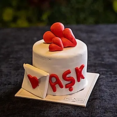Sevgililer Günü Pastas Ak